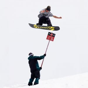 Snowboard jones mountain twin